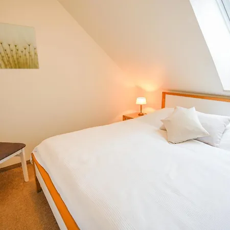 Zur Schoenen Aussicht - Fw 20 *